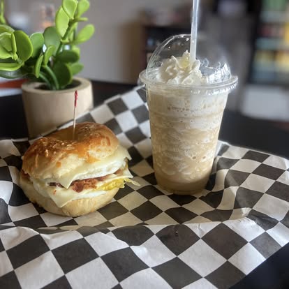 $10 for $20 deals for Tin Roof Cafe n’ Sweets